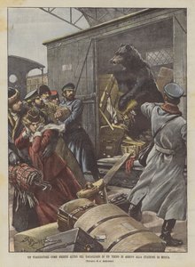 Ein Reisender wie kein anderer im Gepäckwagen eines Zuges, der am Moskauer Bahnhof ankommt von Achille Beltrame