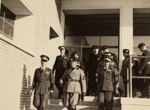 Einweihung der Gebäude des Königlichen Flughafens "Fausto Pesci" in Bologna, erbaut von der Firma Mauro Toschi fu Ulisse, in Anwesenheit des Duce Benito Mussolini, 24/10/1936 (s/w Foto) von Achille Villani