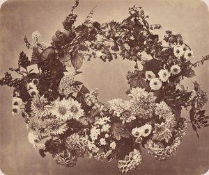 Blumen- und Beerenkranz