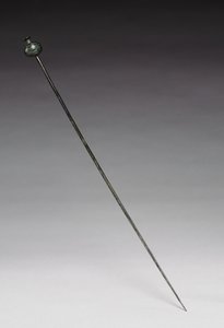Gewandnadel, ca. 1400 v. Chr. (gegossene und geschmiedete Bronze)