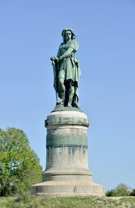Kolossale Statue von Vercingetorix (72-46 v. Chr.), gallischer Anführer von Aime Millet