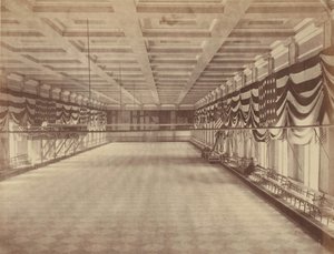 [Innenansicht des Ballsaals für Lincolns zweiten Inaugurationsball], März 1865 von Alexander Gardner