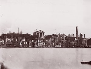 Ruinen am Nordufer des Kanals, Richmond, 1865 von Alexander Gardner