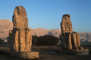 Ägypten, antikes Theben, Statuen von Amenhotep III, Kolosse von Memnon