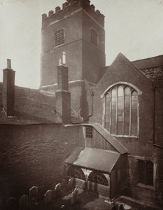 St. Bartholomews: Der grüne Kirchhof auf dem Gelände des alten Südquerhauses von Alfred H. Bool