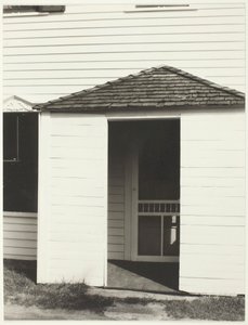 Tür zur Küche, Lake George, 1934 von Alfred Stieglitz