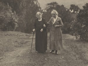 Hedwig Stieglitz und Katherine Herzig, Lake George von Alfred Stieglitz
