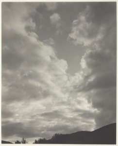 Musik - Eine Folge von zehn Wolkenfotografien, Nr. II von Alfred Stieglitz