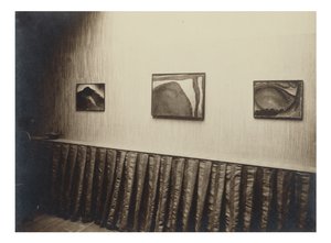 Raum nach rechts - Wand nach rechts von Alfred Stieglitz