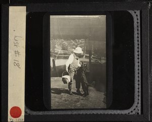 Ohne Titel Nichte Elizabeth mit Inky in Oaklawn, ca. 1903 von Alfred Stieglitz