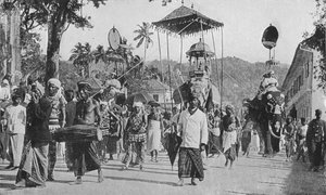 Kandy. Perahera-Prozession, ca. 1890, 1910