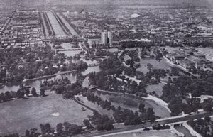Chicago: Jackson Park und der Midway aus der Luft (s/w Foto) von American Photographer (after)
