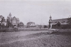 Old Orchard Beach, Maine: Rathaus und öffentliche Bibliothek; Postamt; St. Margaret