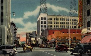 Phoenix, Arizona: Central Avenue, Blick nach Süden von Monroe von American Photographer (after)