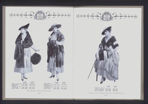 Doppelseite aus The Theater of Fur Fashion von American Photographer (after)
