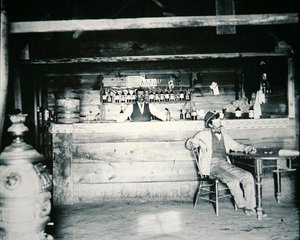 Ein Salon in Albany County, Wyoming, ca. 1890 von American Photographer