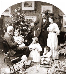 Amerikanische Familie am Weihnachtstag