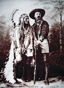 Häuptling Sitting Bull (1831-90) auf Tour mit Buffalo Bill Cody (1846-1917) und seiner Wild West Show von American Photographer