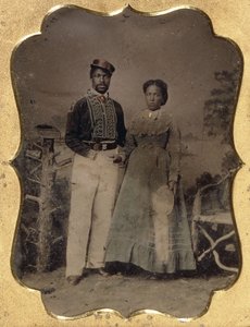 Feuerwehrmann und Braut, ca. 1860 von American Photographer