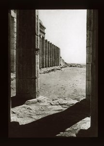 Vorhof des Tempels von Hatschepsut, Deir El-Bahari von American Photographer