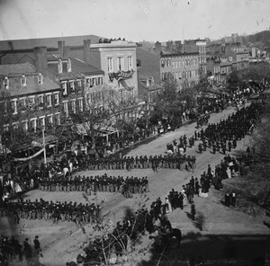 Lincolns Beerdigung auf der Pennsylvania Ave., Washington, D.C., 19. April 1865 von American Photographer