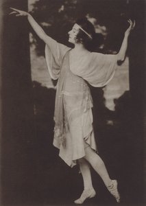 Pavlova im Ballett aus der Oper "Orpheus und Eurydike" von American Photographer