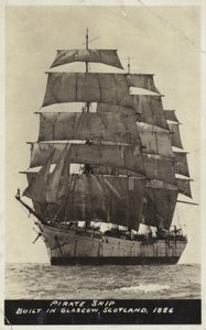 Piratenschiff, gebaut in Glasgow, Schottland, 1886 von American Photographer