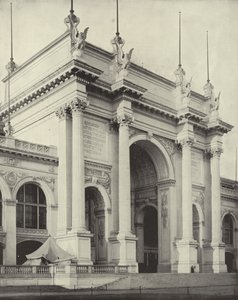 Portal des großen Manufakturgebäudes von American Photographer