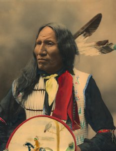 Porträt des Oglala Sioux Häuptlings Strikes With Nose