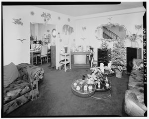 Typisches Interieur, Familienzimmer führt zum Esszimmer. - Techwood Homes, Gebäude Nr. 18 von American Photographer