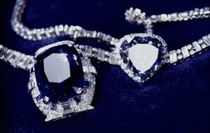 Bismarck-Halskette und Kaiserin Eugenies (1826-1920) Ring (Diamant, Saphir & Platin) von American School
