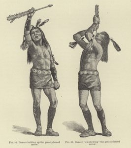 Tänzer hält den großen gefiederten Pfeil hoch von American School