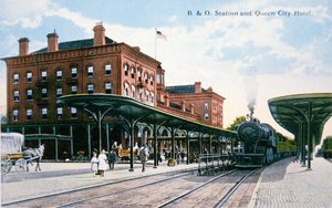 Postkarte der Baltimore and Ohio Railroad Station und Queen City Hotel, Cumberland, Maryland, ca. 1910 von American School