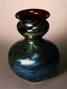 Tiffany-Doppelgurkenvase, New York, ca. 1890 von American School