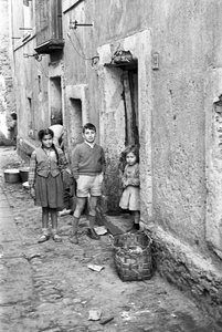 CROTONE - Kinder auf der Straße