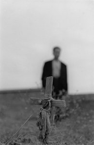 Massaker von Melissa, Kreuz am Friedhof von Ando Gilardi