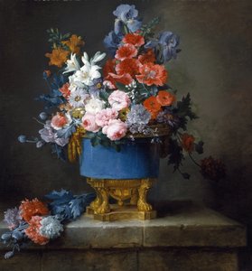 Blumenstrauß in einer blauen Porzellanvase
