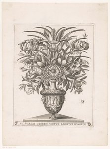 Blumen in einer Vase mit Löwenköpfen