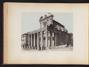 Ansicht des Tempels von Antoninus und Faustina auf dem Forum Romanum in Rom, Italien von Anonymous