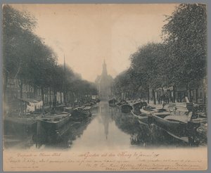 Gezicht op de Turfmarkt en de Nieuwe Kerk te Den Haag von Anonymous