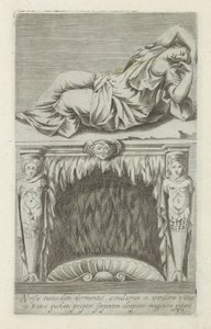 Skulptur der schlafenden Ariadne über einem Kamin