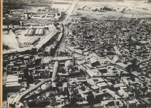Stadt (vermutlich) im Nahen Osten, aus der Luft gesehen von Anonymous