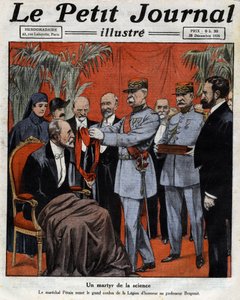Ein Märtyrer der Wissenschaft: Marschall Philippe Petain (1856-1951) überreichte das große Band der Ehrenlegion an Professor Jean-Alban Bergonie (1857-1925), einen französischen Krebsspezialisten. Gravur. Eine der Zeitungen „Le Petit Journal illu“ von Anonymous Anonymous