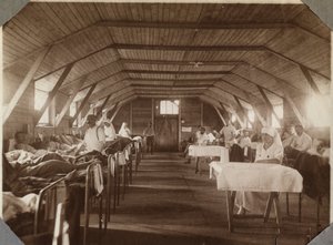 Erster Weltkrieg 1914-1918: verwundete Soldaten und Krankenschwestern des französischen Roten Kreuzes, Lager von Couville im Ärmelkanal, Untere Normandie, Frankreich. Anonymes Foto Juli 1917. Privatsammlung, Stella.