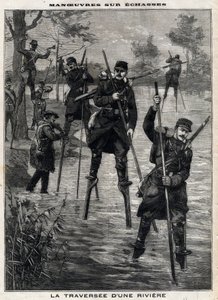 Manöver auf Stelzen: die Überquerung eines Flusses durch das französische Militär in Mont-de-Marsan, geführt von den Landes-Stelzenläufern, um eine Telegrafenleitung zu errichten. Gravur. In „Le Petit Parisien“, am 17.12.1899. Private Sammlung.