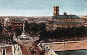 Paris: Blick auf den Place du Chatelet und das Sarah-Bernhardt-Theater (heutiges Théâtre de la Ville). Im Hintergrund der Saint-Jacques-Turm. Fotografie von 1920 im „Artistic Album“ der Stadt Paris. Private Sammlung. von Anonymous Anonymous