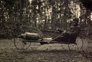 Fotografie aus einem persönlichen Album eines Infanterieleutnants während der ersten Monate des Ersten Weltkriegs (1., Iere von Anonymous Anonymous