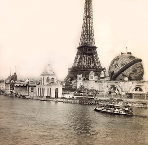 Weltausstellung 1900 in Paris: Der Himmelsglobus und der Eiffelturm von Anonymous Anonymous