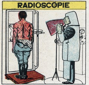 Röntgenstrahlen: Radioskopie eines menschlichen Körpers. Der Radiologe schützt sich vor Röntgenstrahlen, indem er ein Gummituch mit einer Gummilösung, die Bleisalze enthält, trägt. Sein Kopf ist mit einer Kappe bedeckt und seine Hände mit Handschuhen aus d