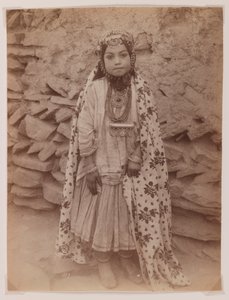 Mädchen mit Silberschmuck